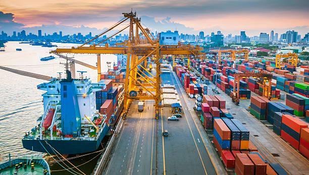 Logistica internacional y contenedores